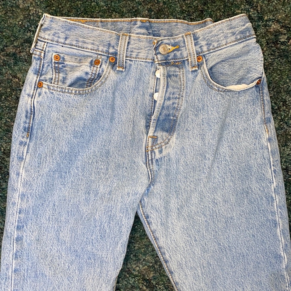Light wash Levi 501